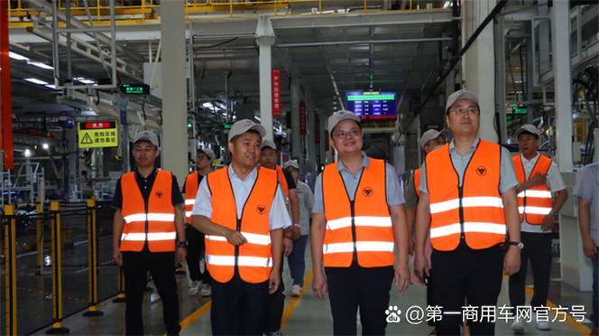 企业莅临长沙超级卡车工厂参观调研,近距离感受欧马可超级卡车产品